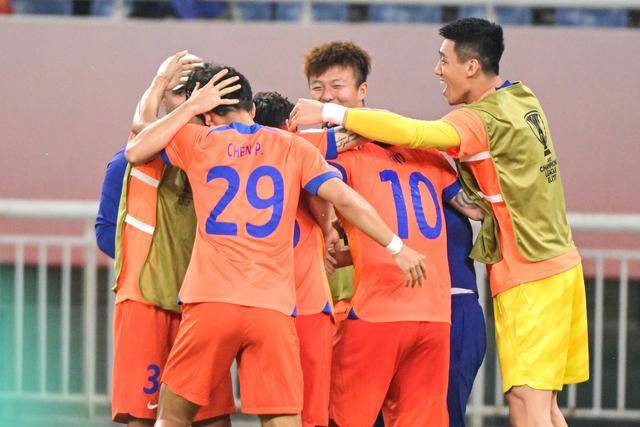 斯图尔特26+7美国女篮力克比利时 梅斯曼24分